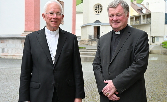 Der Jubilar Erzbischof Franz Lackner (l.) mit dem Linzer Bischof Manfred Scheuer, Lackners Stellvertreter als Vorsitzender der Österreichischen Bischofskonferenz. 