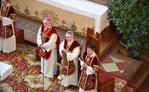 Pontifikalamt am Fest des hl. Florian in der Stiftskirche St. Florian