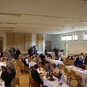 Knödelessen in St. Quirinus nach dem Erntedankfest