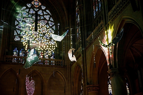 Inszenierung „Licht“ von Peter Androsch anlässlich 75(+1) Jahre Caritas in Oberösterreich im Linzer Mariendom