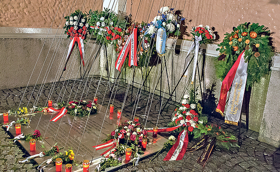 Gedenkzeichen für die „Kinder von Etzelsdorf“.