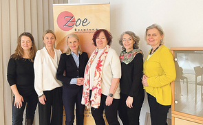 Ein Teil des Vorstands des Vereins ZOE, v. l. n. r.: Gudrun Brunnmayr-Pektin, Iris Scharnreitner, Vorsitzende Gabriele Hofer-Stelzhammer, Stv. Vorsitzende Michaela Kaiser, Veronika Pilshofer, Elisabeth Bierma.
