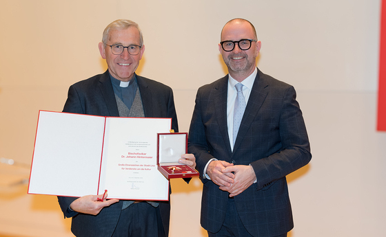 Großes Ehrenzeichen der Stadt Linz für Bischofsvikar Johann Hintermaier
