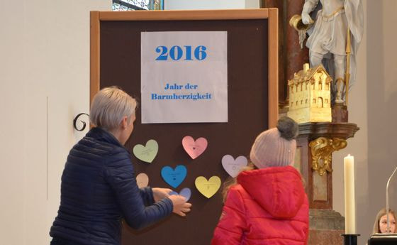 Familien-Wortgottesfeier zum Jahr der Barmherzigkeit
