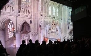 Der Mariendom feiert sein 101. Weihejubiläum mit einer digitalen Domreise im Ars Electronica Center