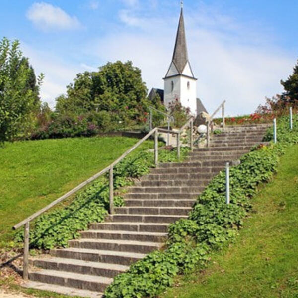 Kircheneintritt / © Antranias/pixabay.com/CC0 Kircheneintritt