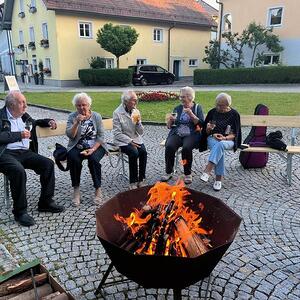 Agape bei der Feuerschale