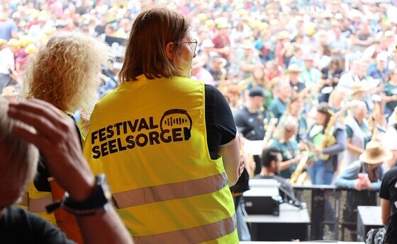Von Woodstock bis Volksfest: Festivalseelsorge 2026 in OÖ