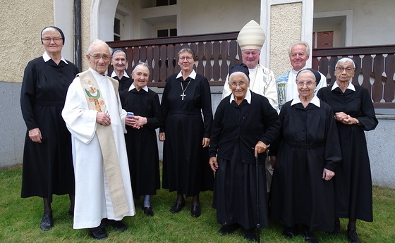       Professjubiläen der Benediktinerinnen im Kloster Steinerkirchen                         