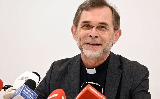 Der künftige Erzbischof von Wien, Josef Grünwidl, bei der Pressekonferenz kurz nach seiner Ernennung