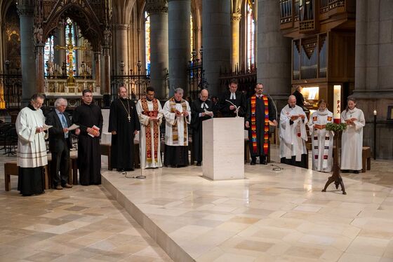 Ökumenisches Abendgebet mit Vertreter:innen der christlichen Kirchen im Linzer Mariendom als Auftakt zur Langen Nacht der Kirchen