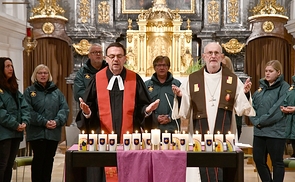 Beauftragung der neuen NotfallseelsorgerInnen durch Prälat Johann Holzinger und den stellvertretenden Superintendenten der Evangelischen Kirche A. B. Martin Eickhoff