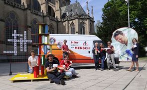 Start der Kampagne 'Hier arbeitet ein Mensch' 
