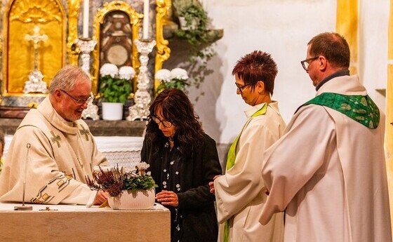 Amtseinführung von Pfarrer und Pfarrvorständinnen in der neuen Pfarre An der Salzach